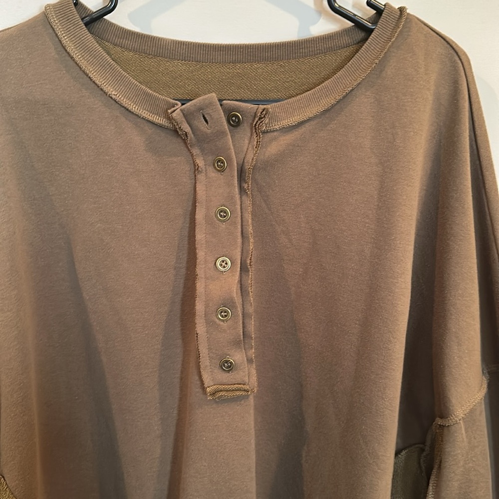 Women’s plus pullover - Picture 2 of 5